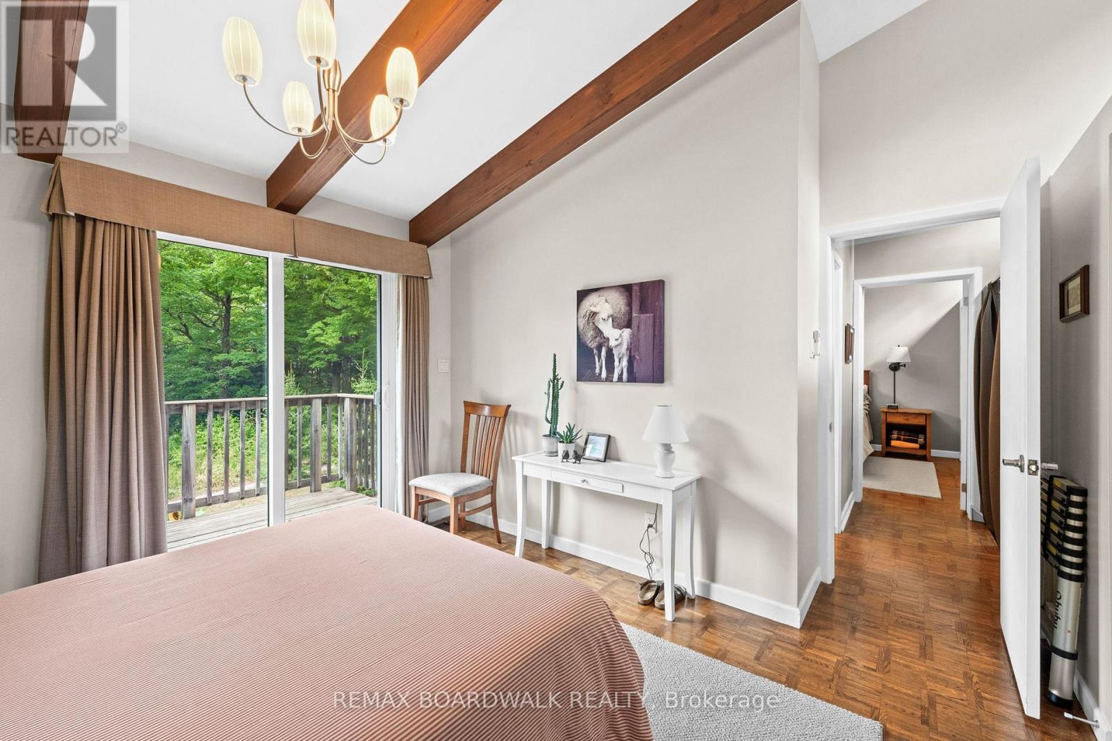 5984 Third Line Road N