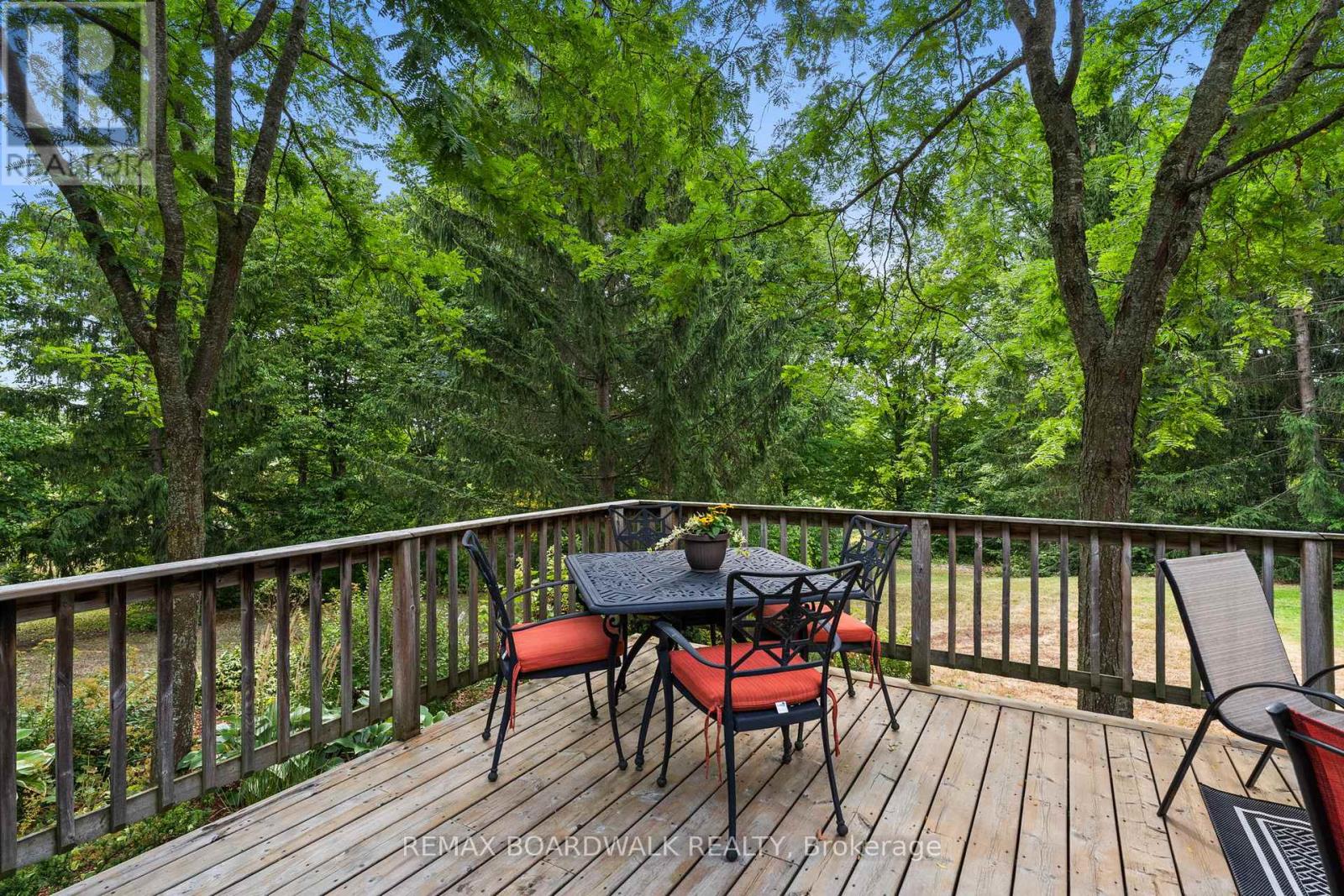 5984 Third Line Road N