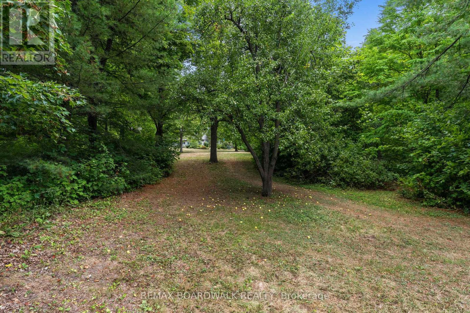 5984 Third Line Road N