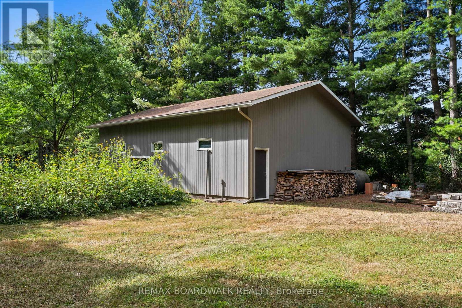 5984 Third Line Road N