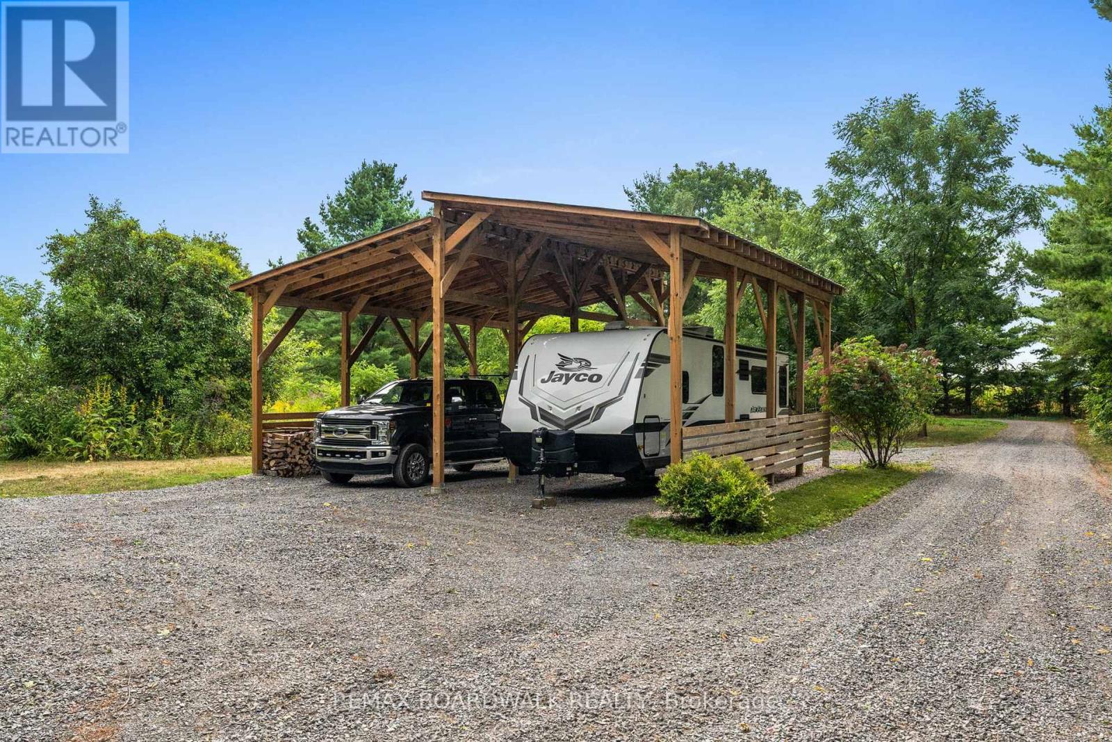 5984 Third Line Road N