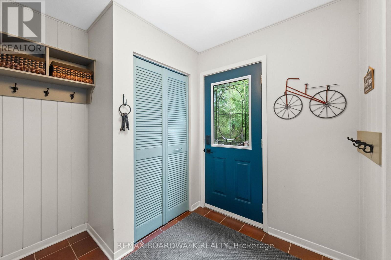 5984 Third Line Road N