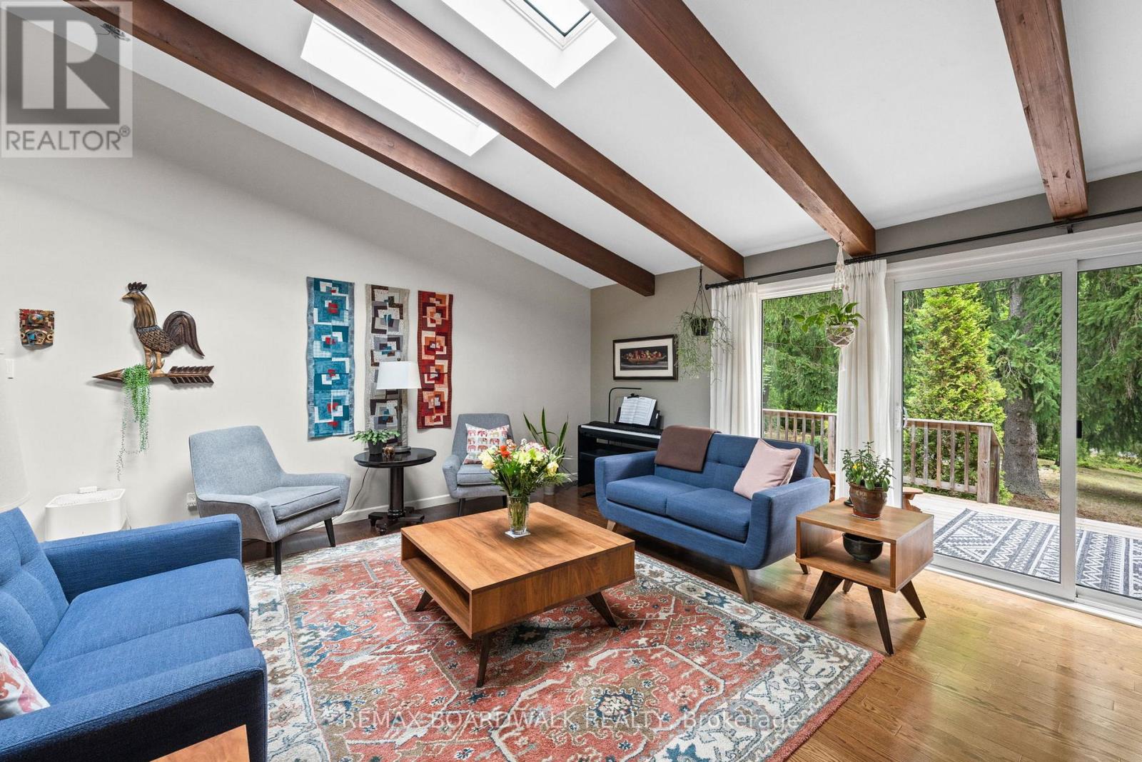 5984 Third Line Road N