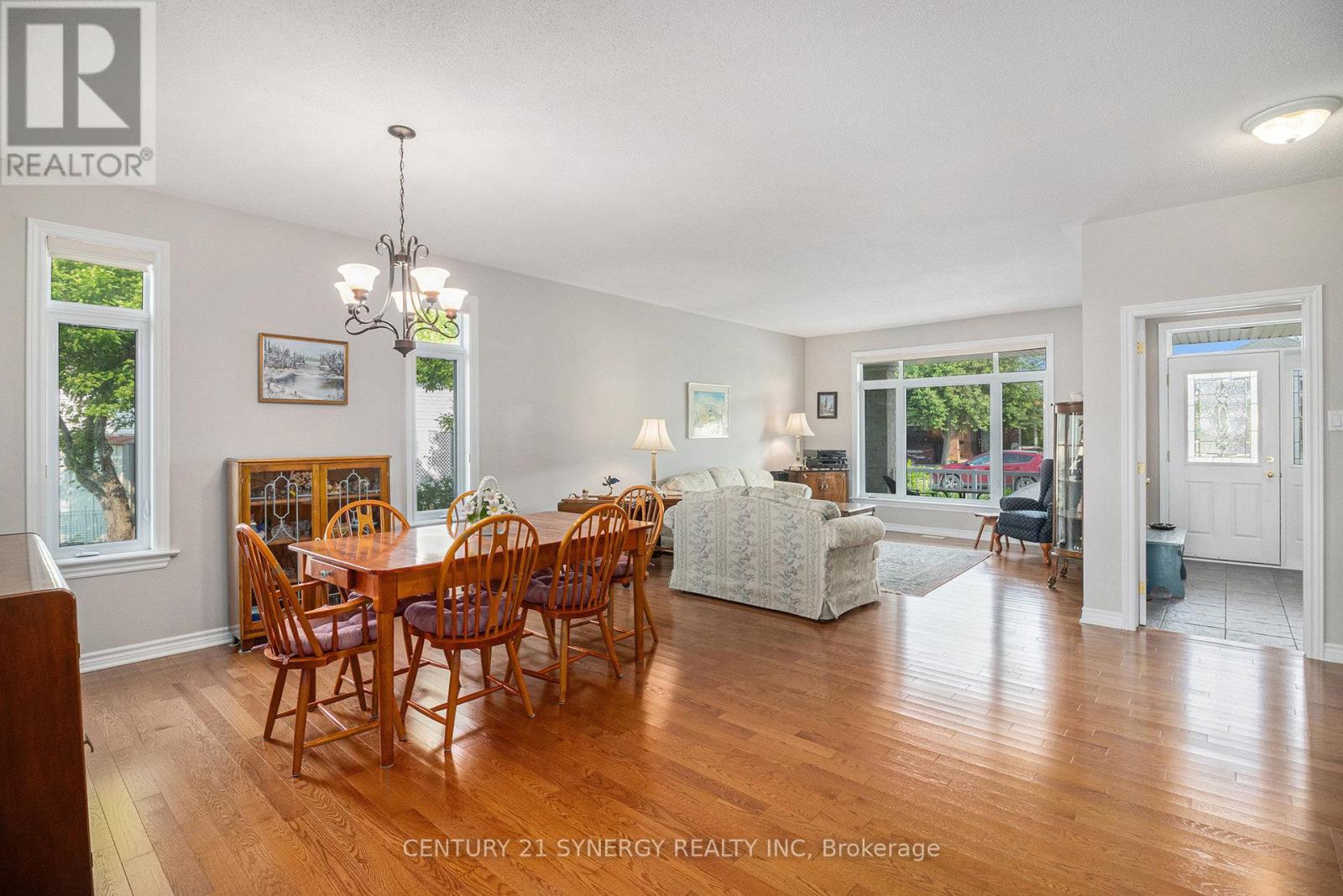 852 Swallowtail Crescent