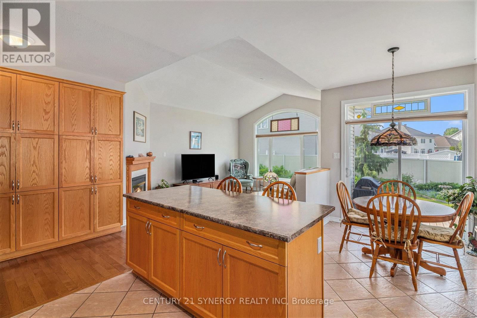 852 Swallowtail Crescent