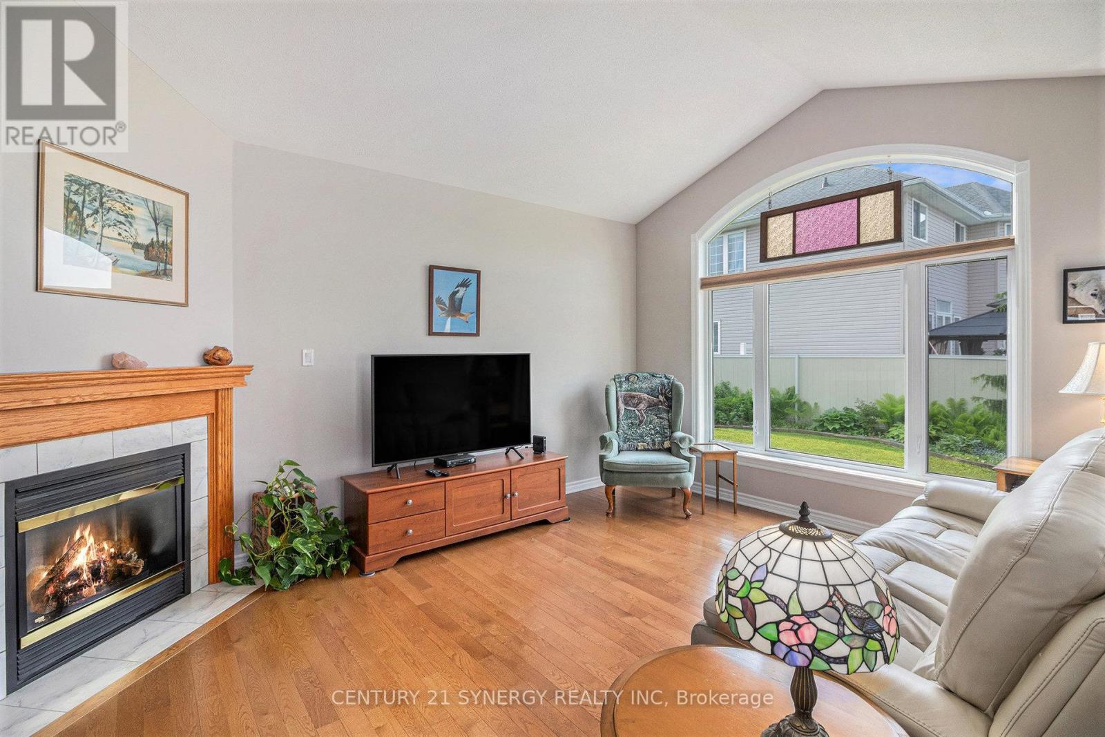 852 Swallowtail Crescent