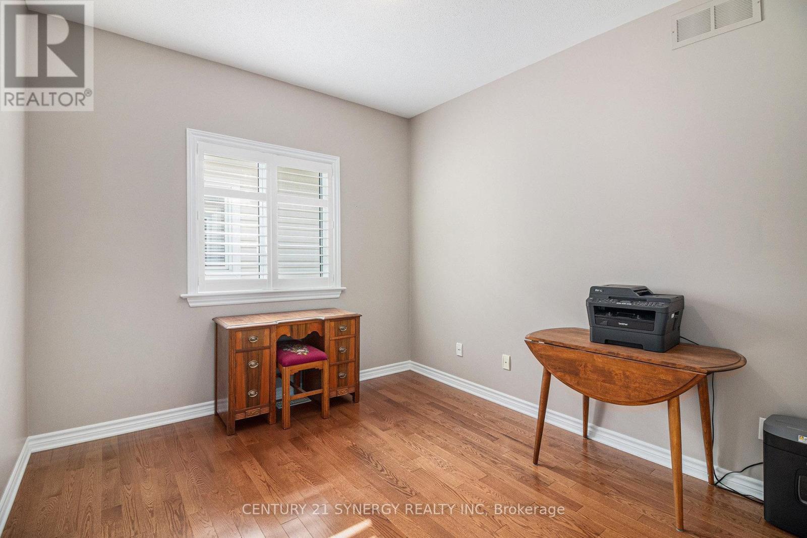 852 Swallowtail Crescent