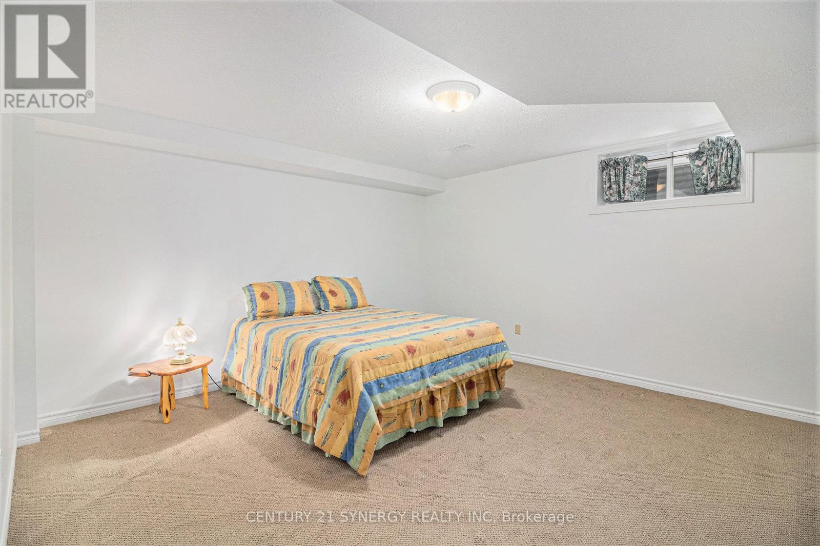 852 Swallowtail Crescent