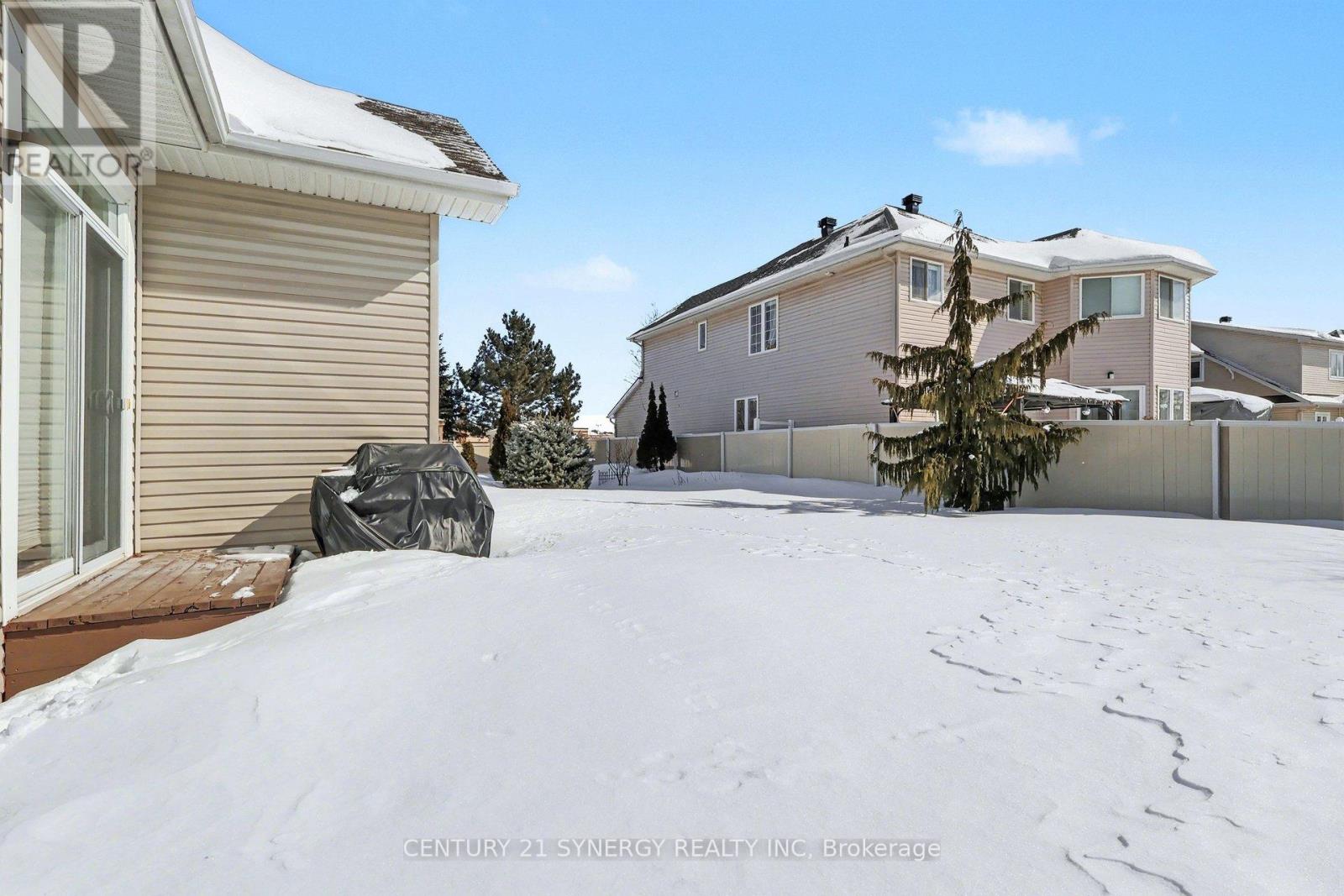 852 Swallowtail Crescent