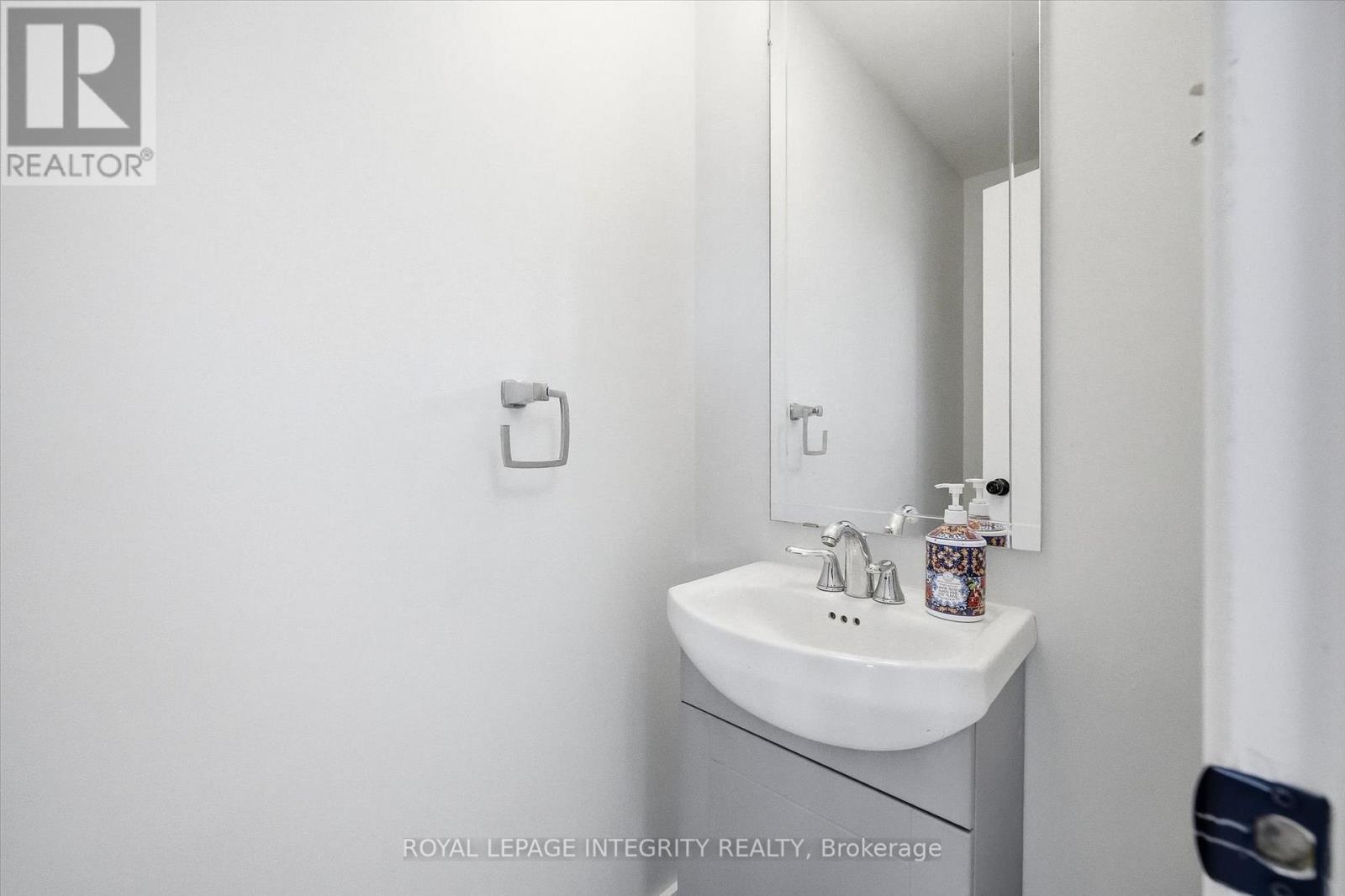 5 - 228 Millroad Way