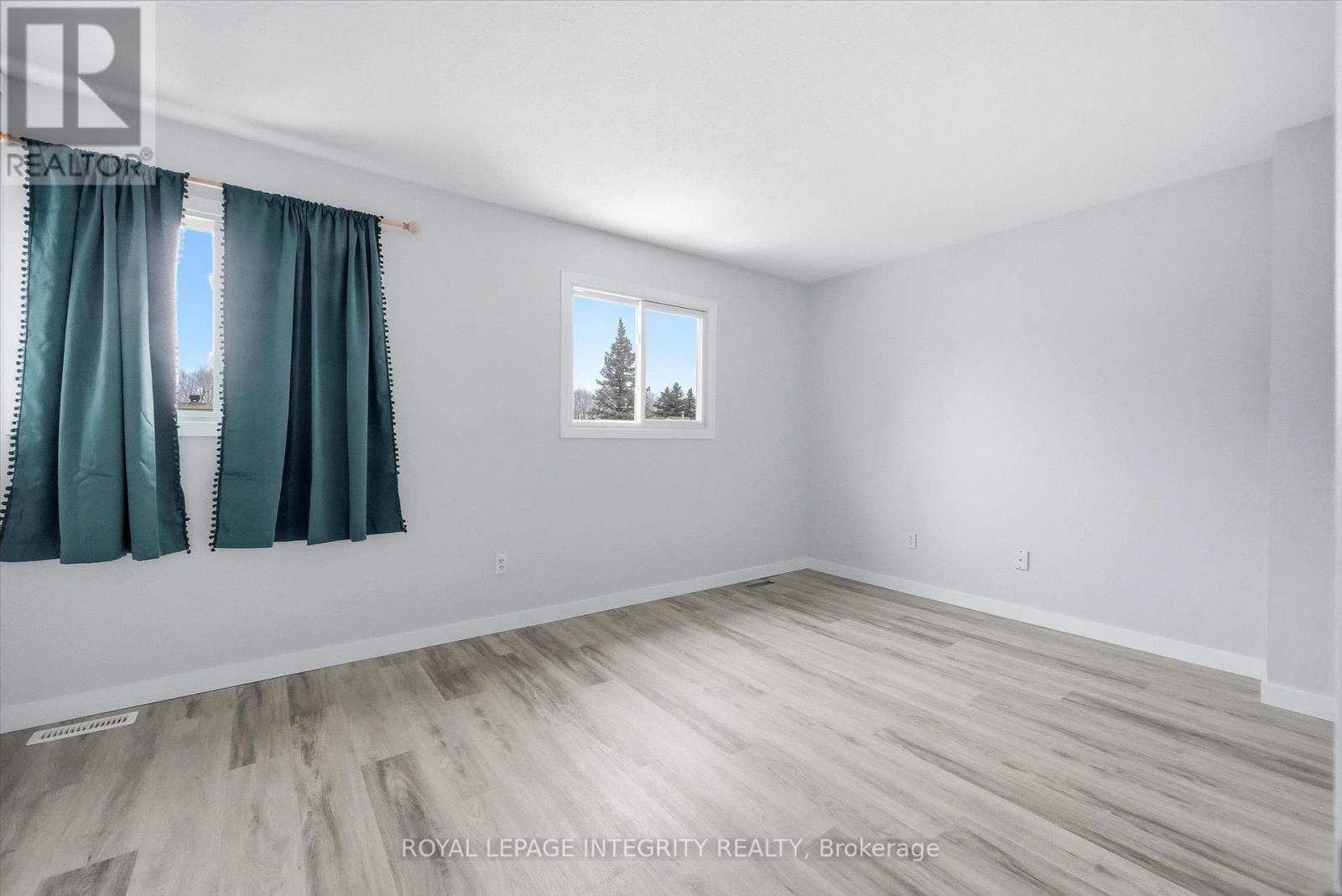 5 - 228 Millroad Way