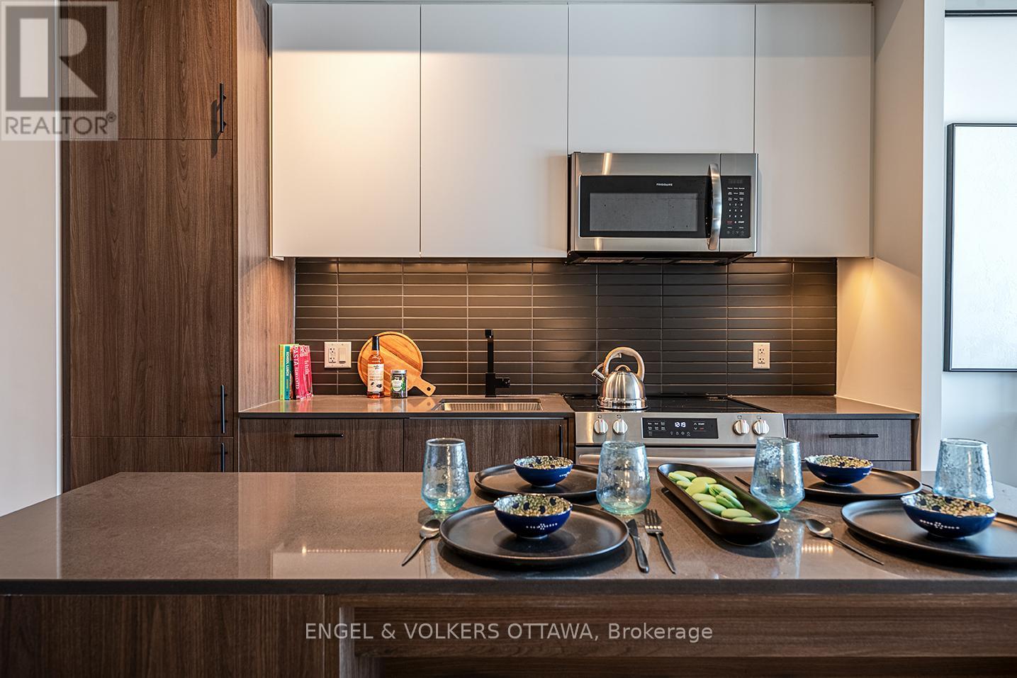 709 - 10 James Street