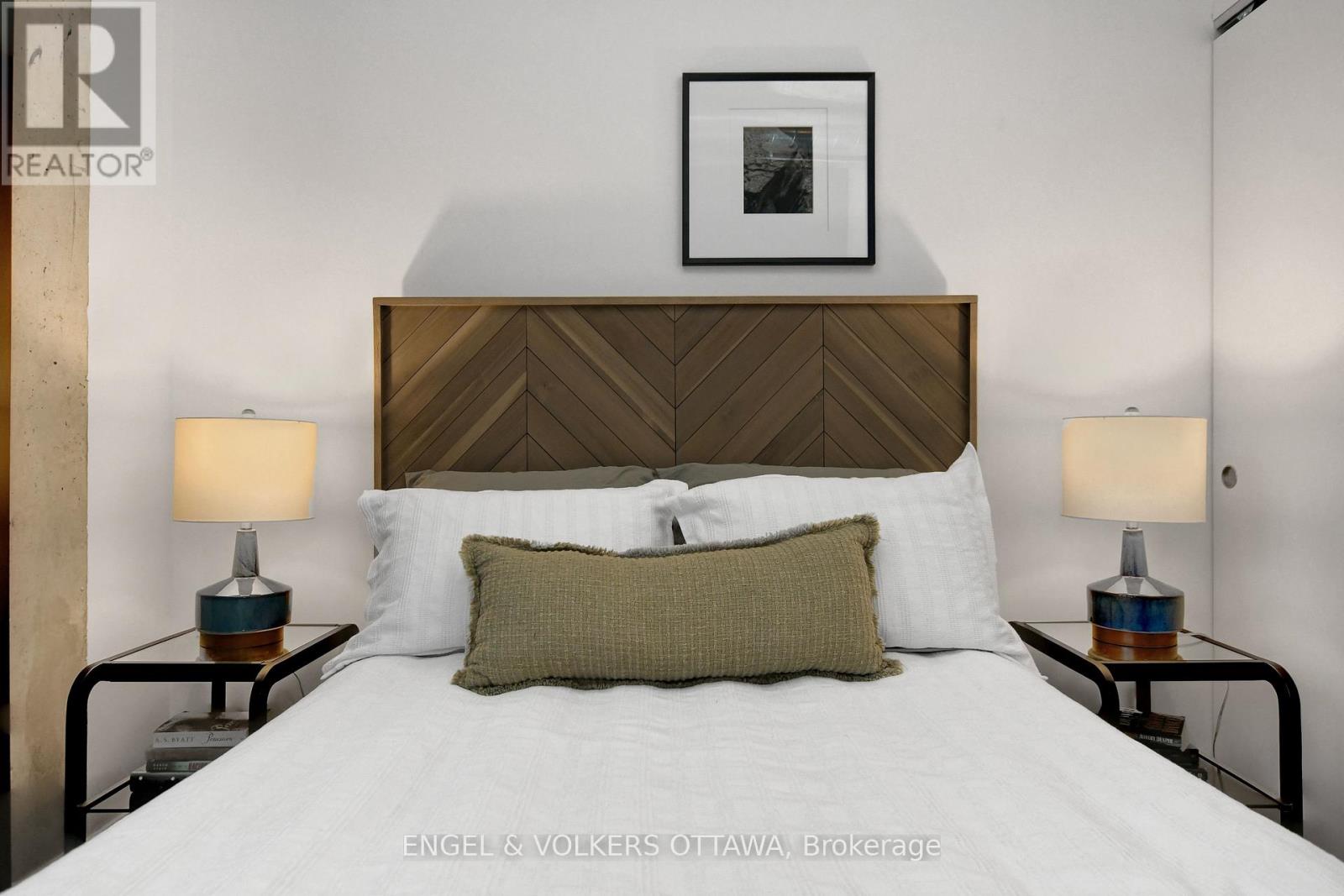 217 - 10 James Street