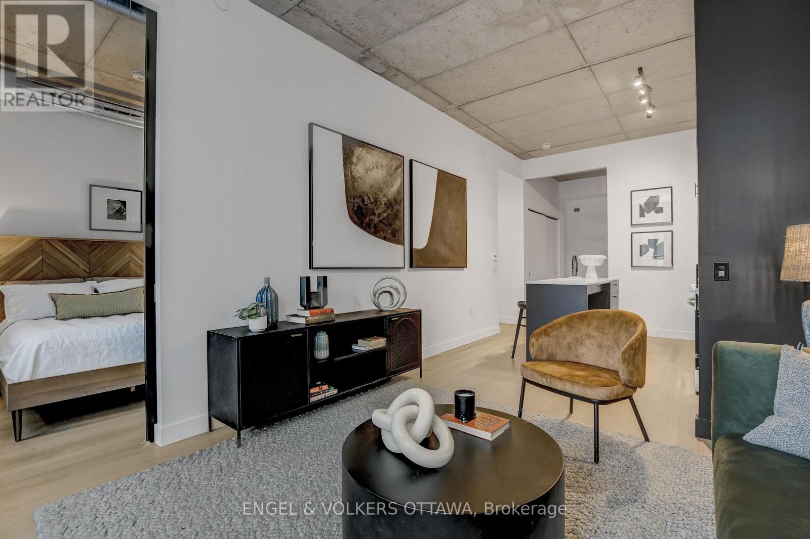 217 - 10 James Street