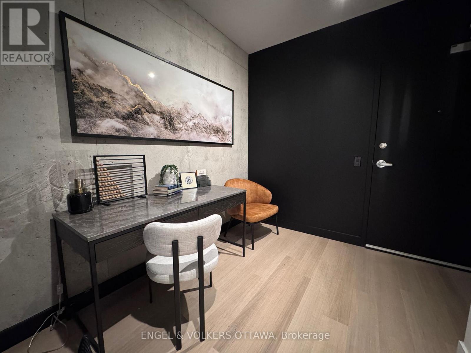 217 - 10 James Street