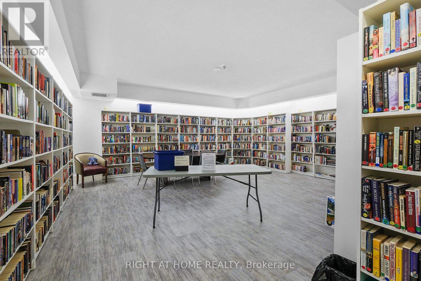 808 - 2759 Carousel Crescent