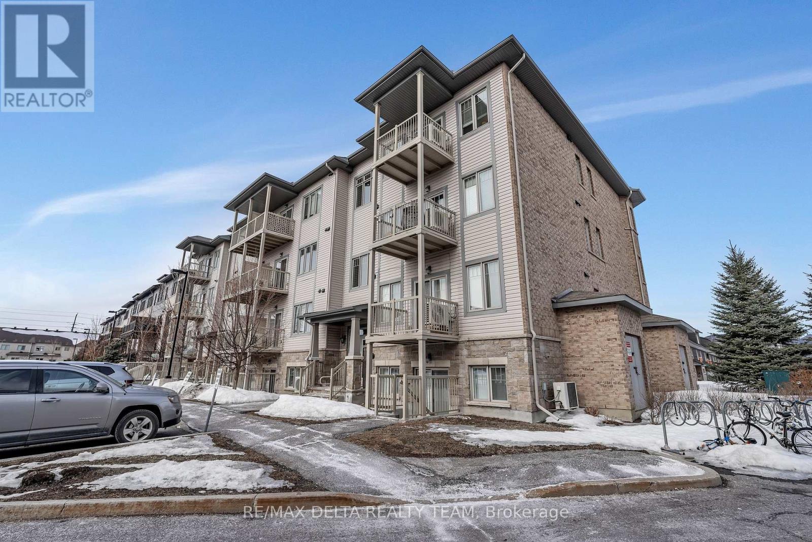 7 - 486 Via Verona Avenue