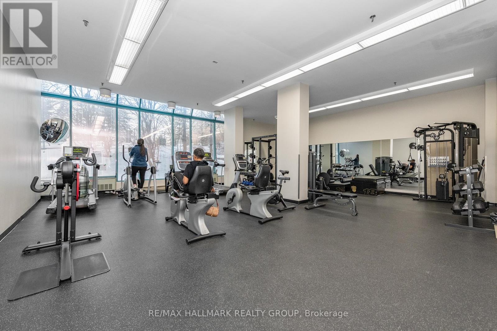 1009 - 1025 Grenon Avenue