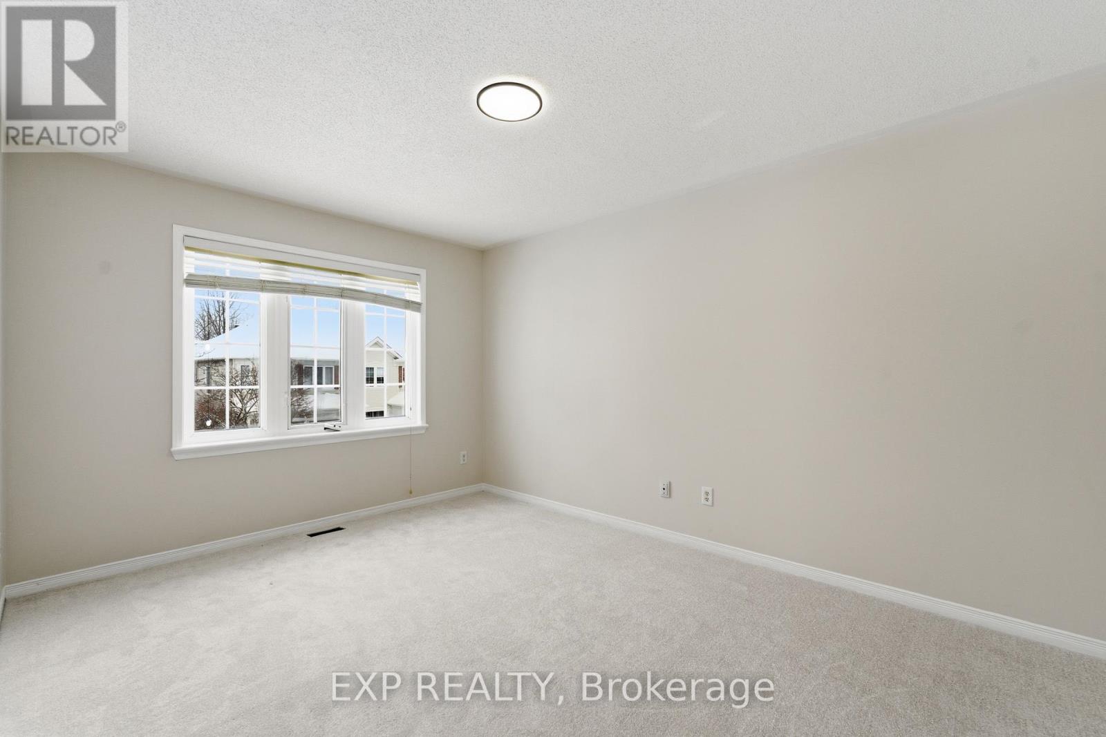 30 Fieldberry Private