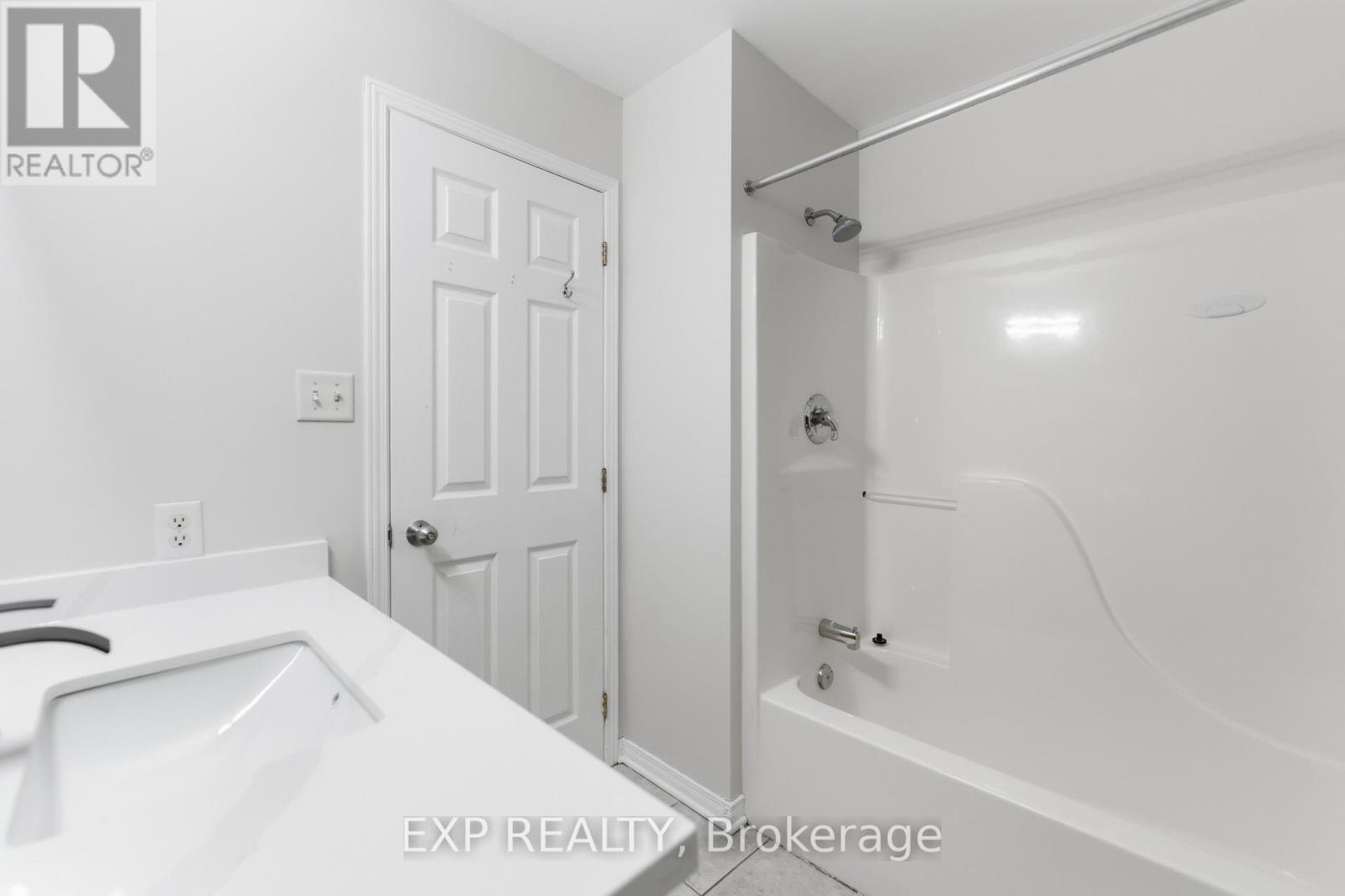 30 Fieldberry Private