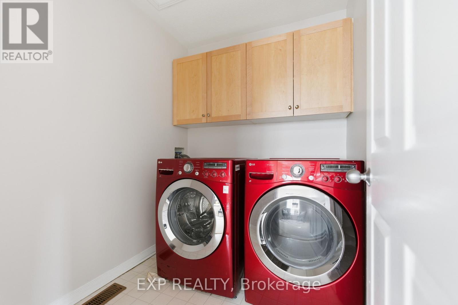 30 Fieldberry Private