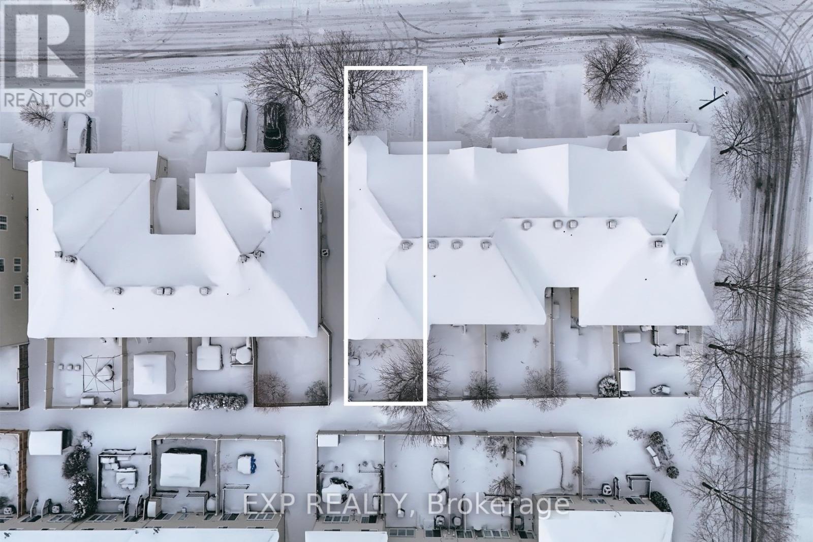 30 Fieldberry Private