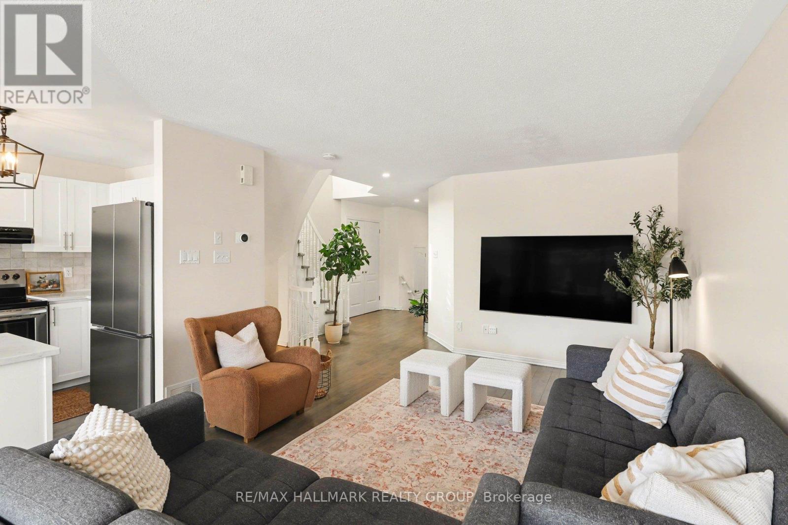 2229 Brockstone Crescent