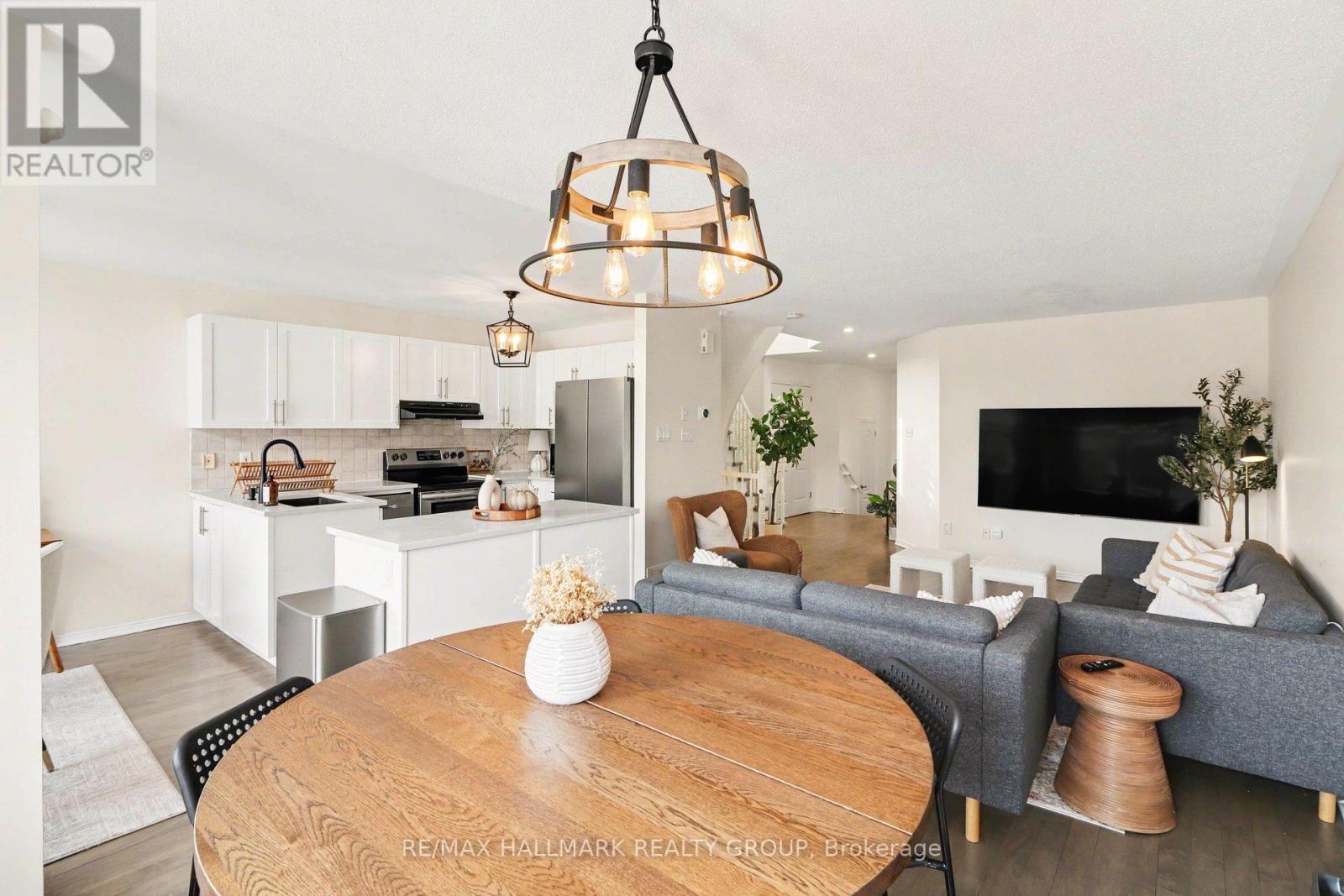 2229 Brockstone Crescent