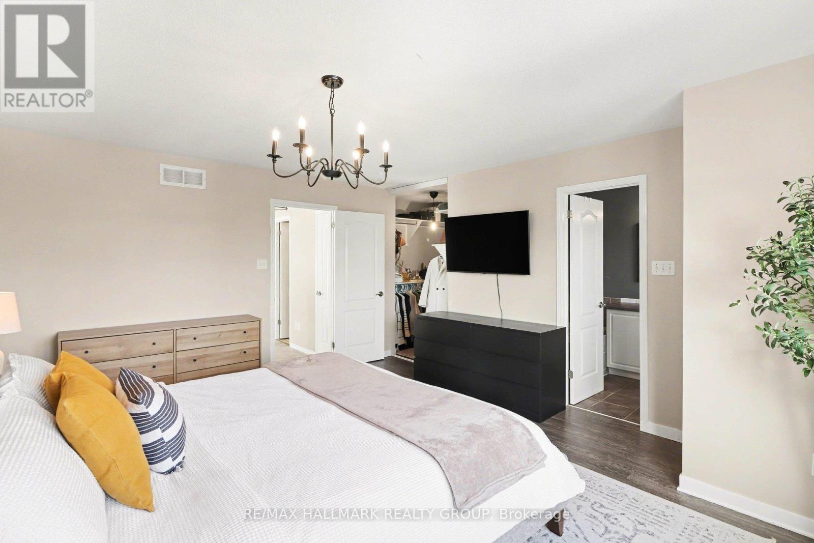 2229 Brockstone Crescent