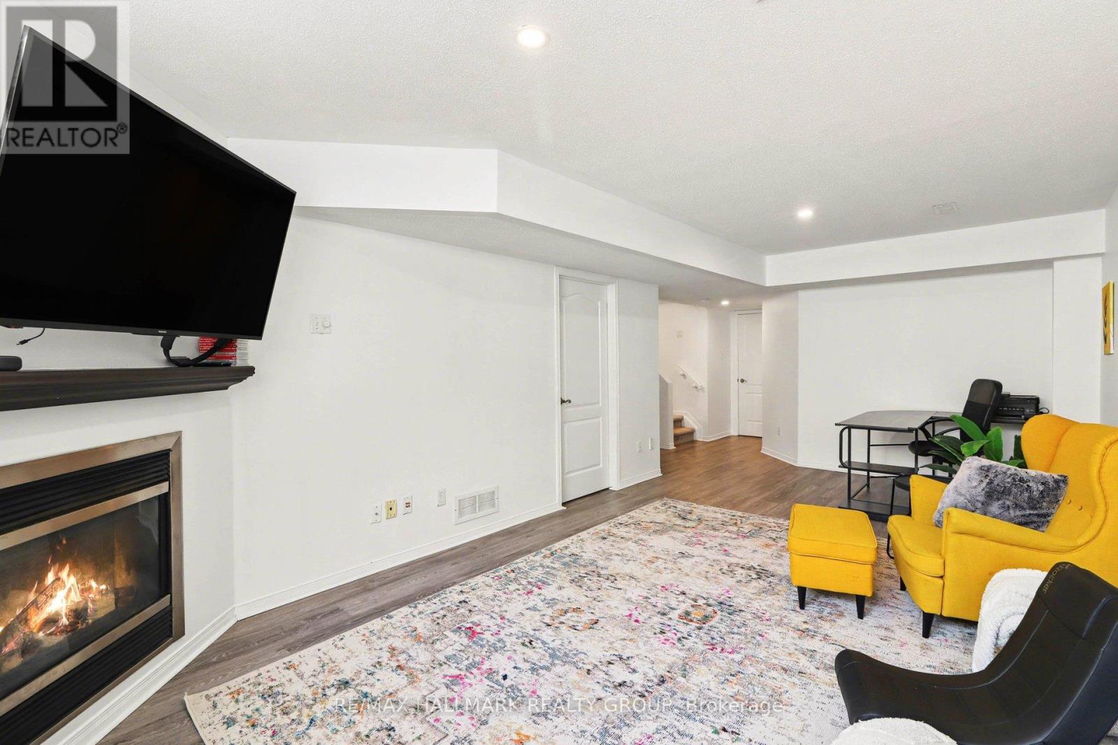 2229 Brockstone Crescent