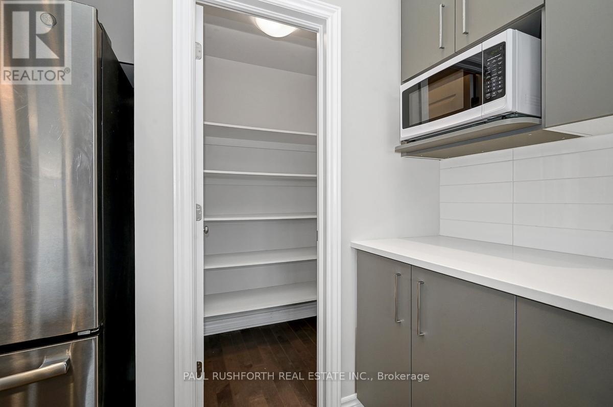 4958 Abbott Street E