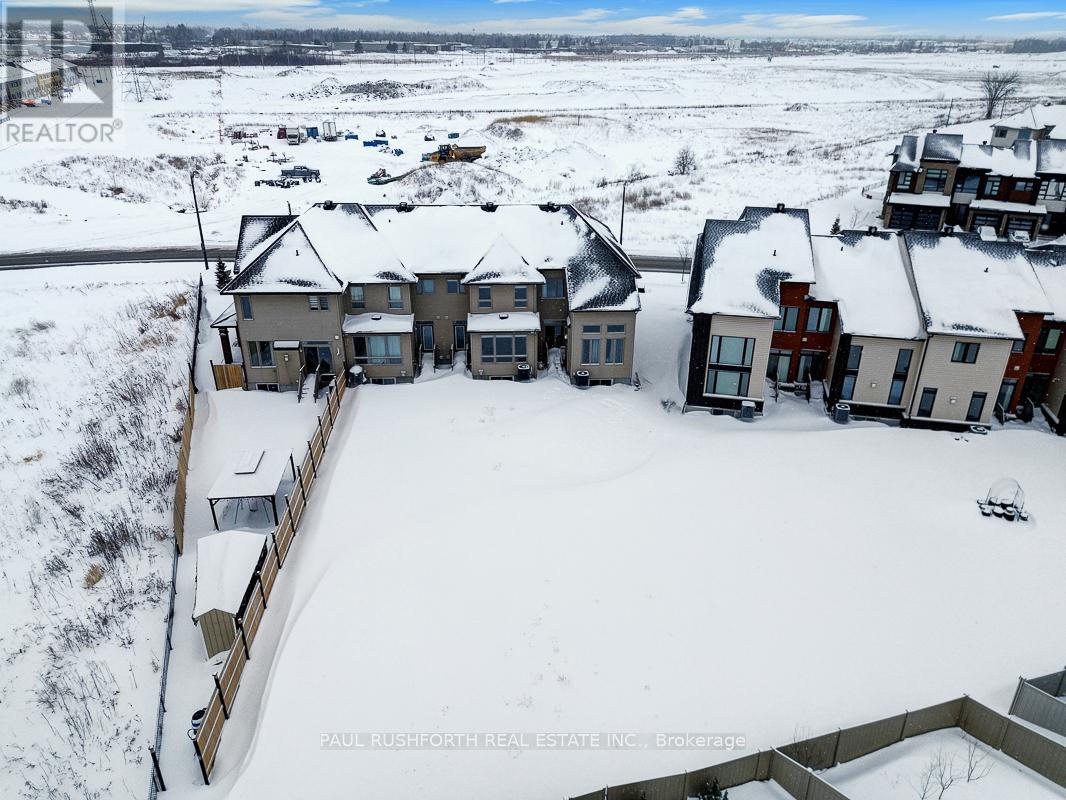 4958 Abbott Street E