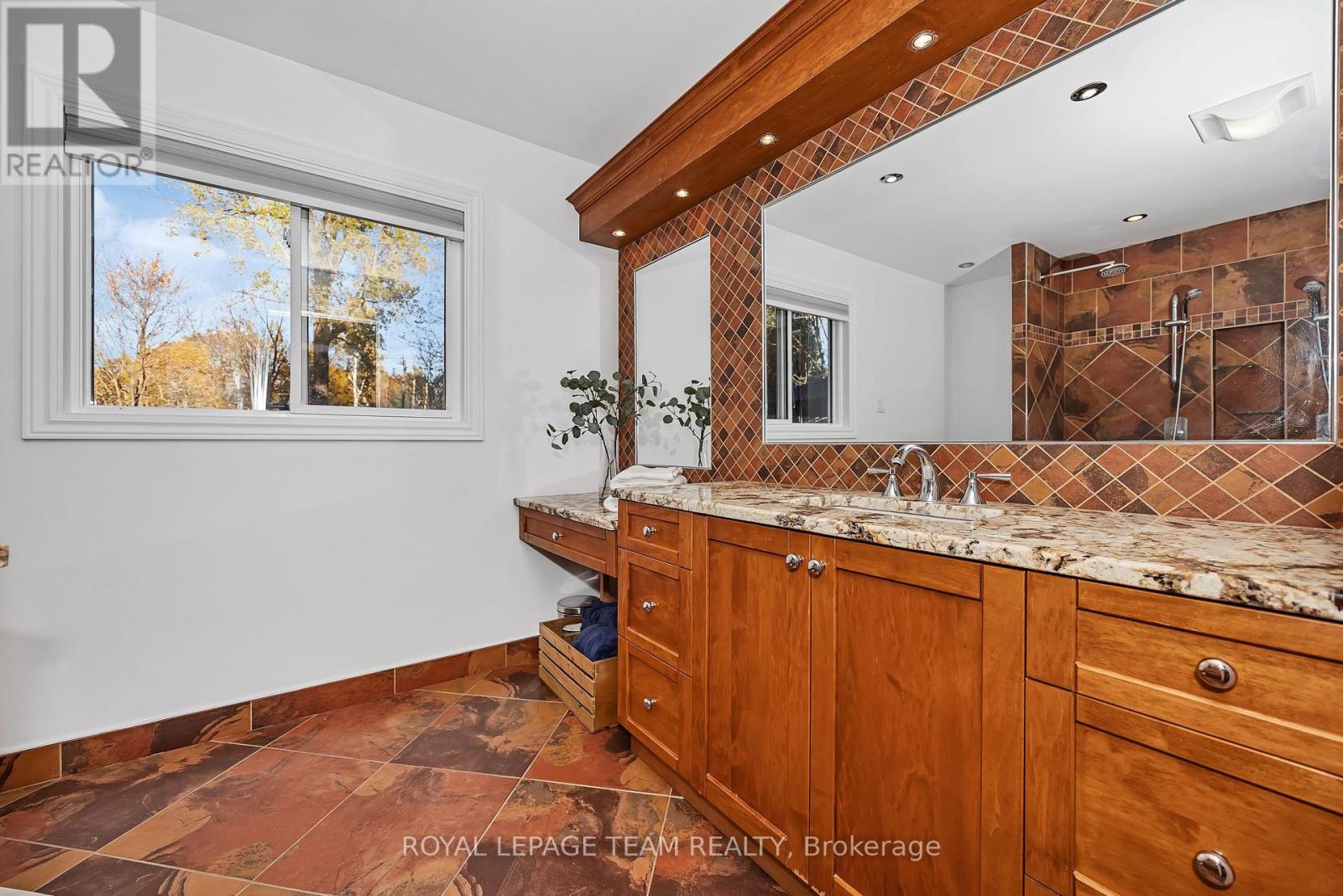 1115 Des Cerisiers Street