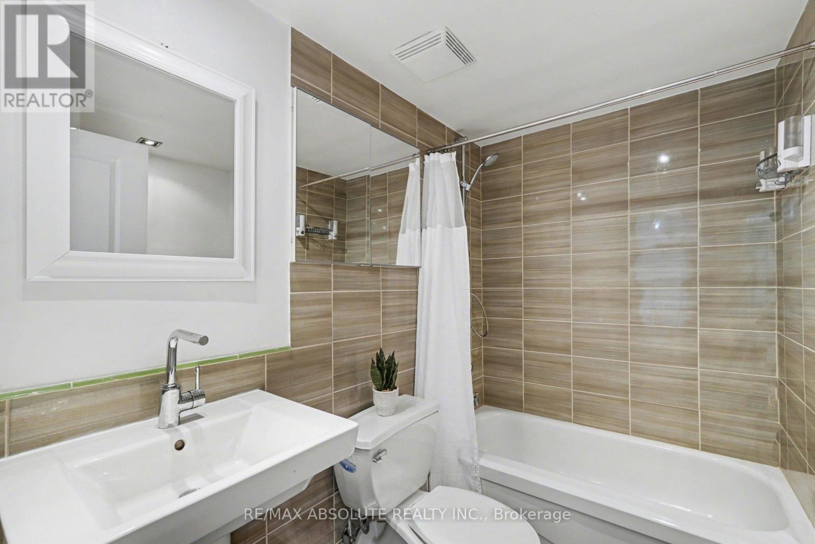 305 - 1177 Belanger Avenue