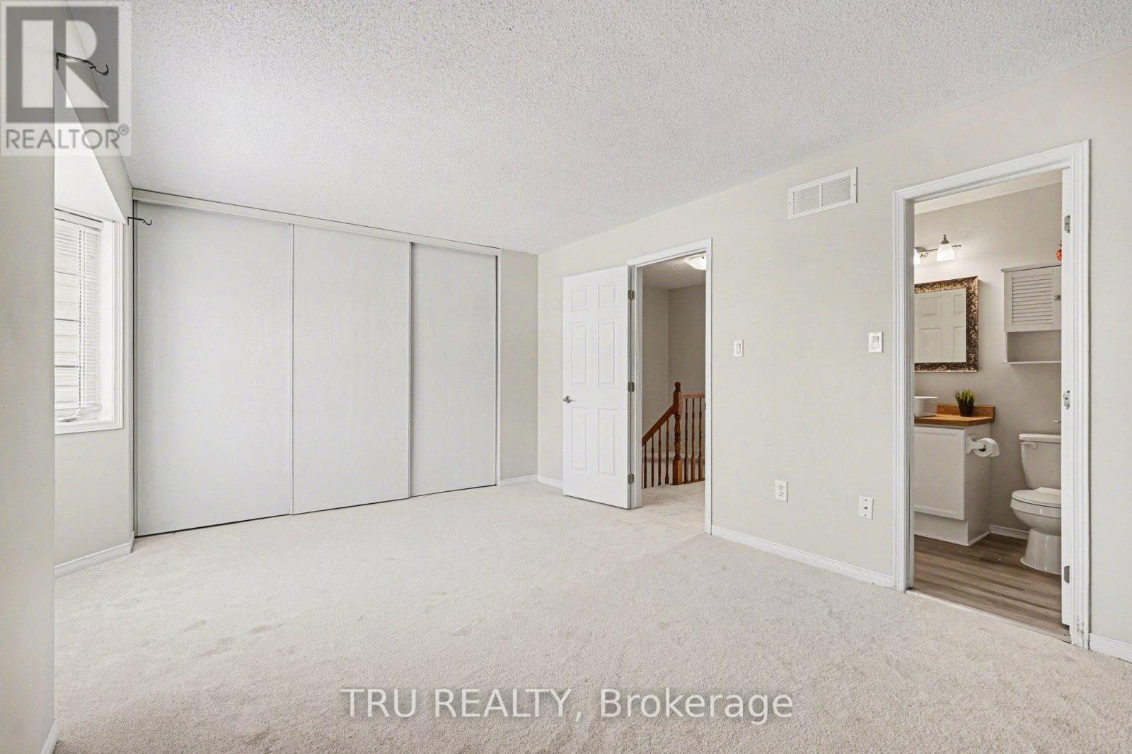 37 Daventry Crescent