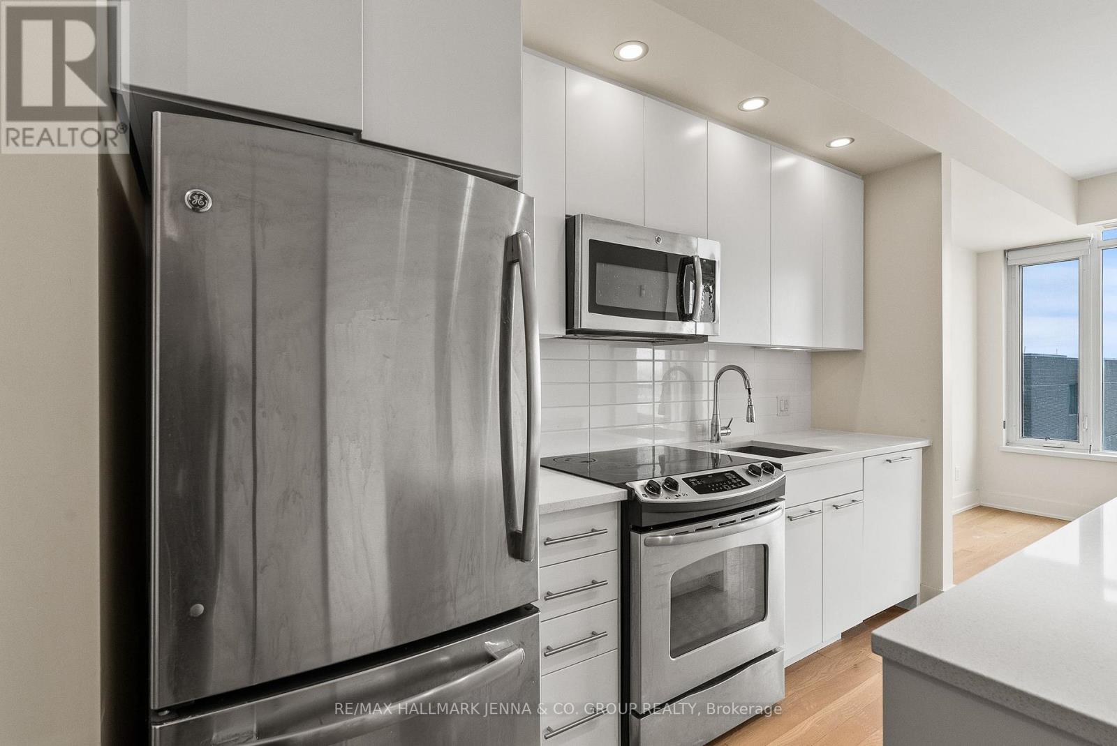 611 - 88 Richmond Road