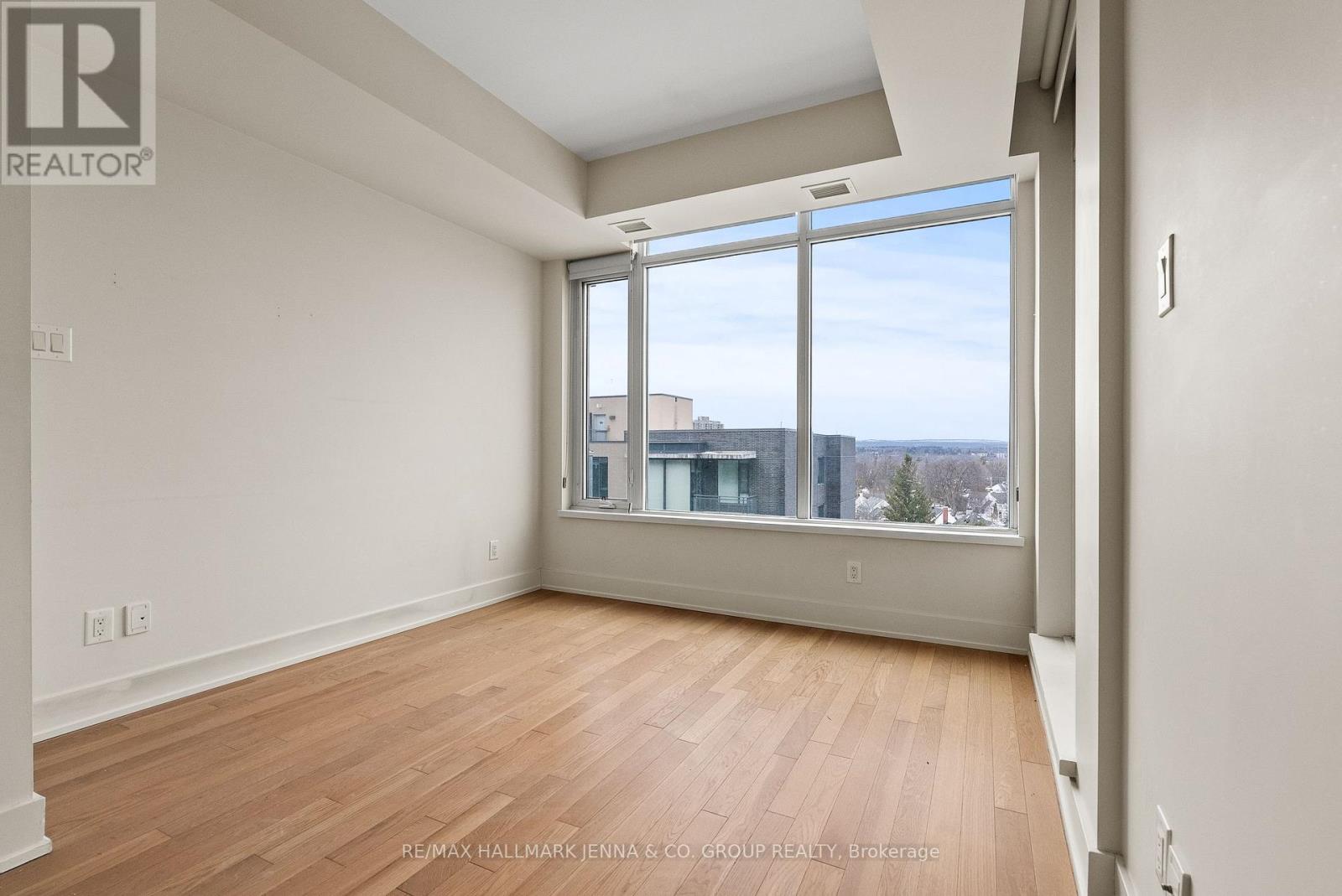 611 - 88 Richmond Road