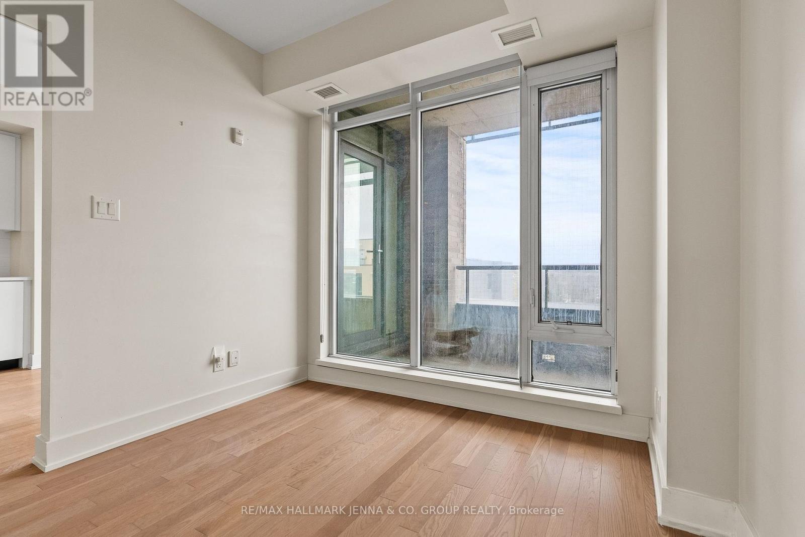 611 - 88 Richmond Road