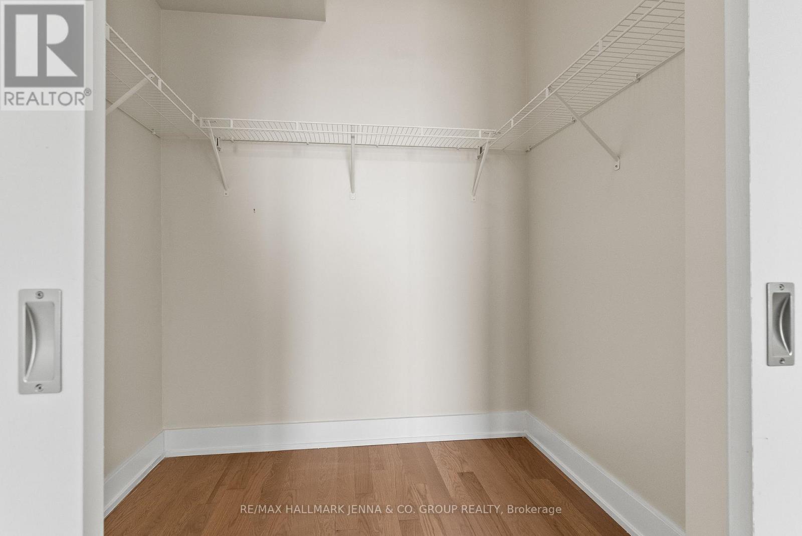 611 - 88 Richmond Road