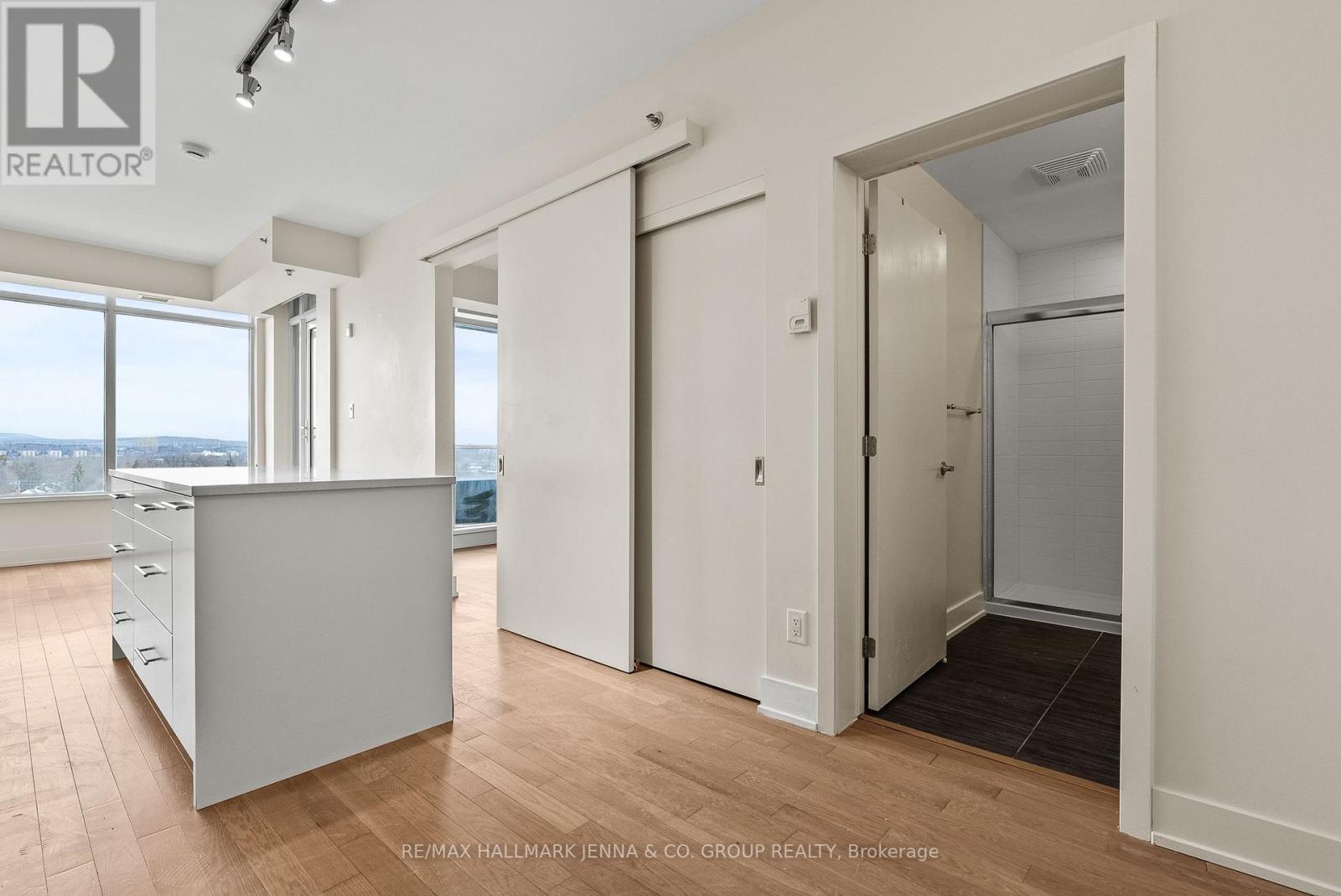 611 - 88 Richmond Road