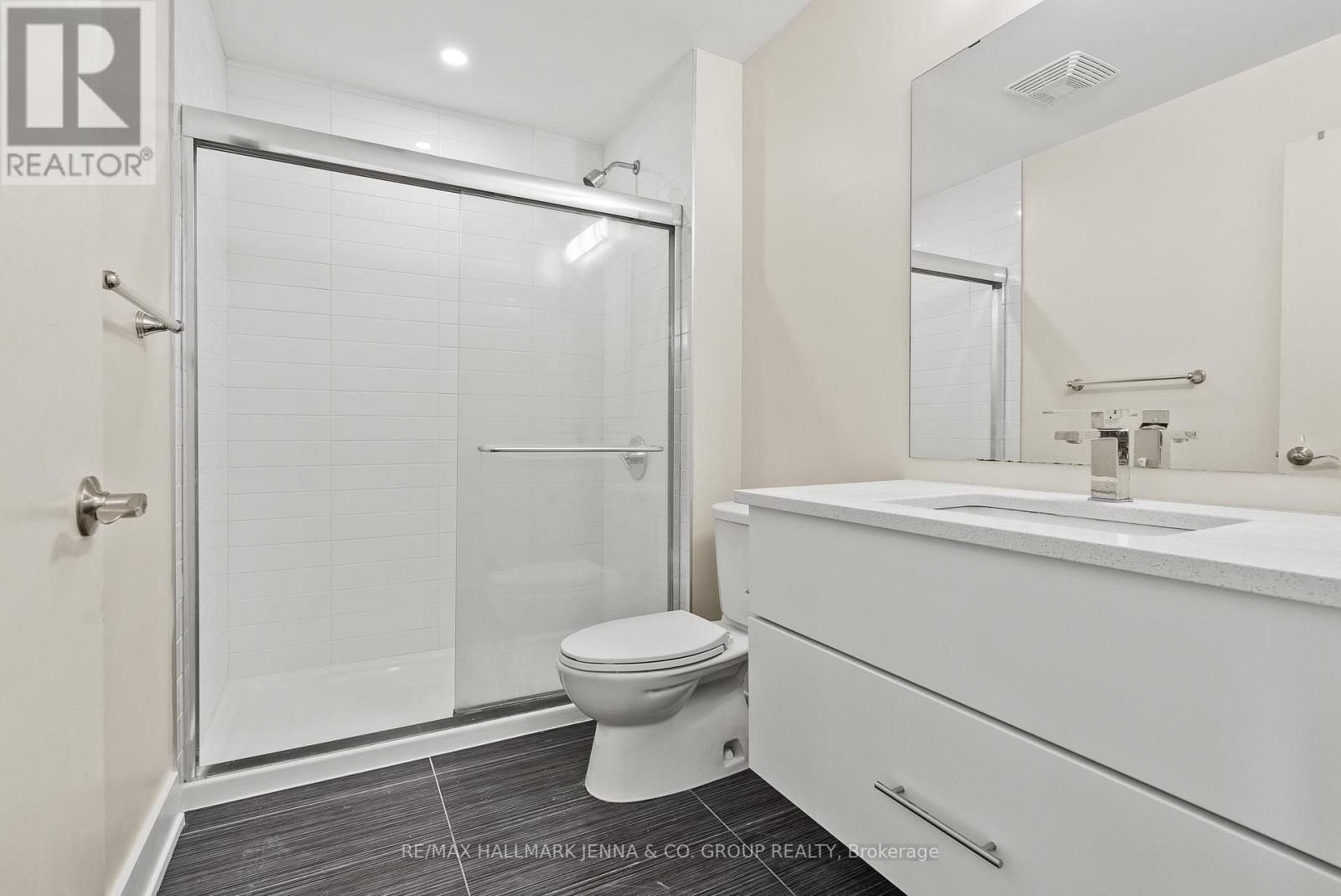 611 - 88 Richmond Road