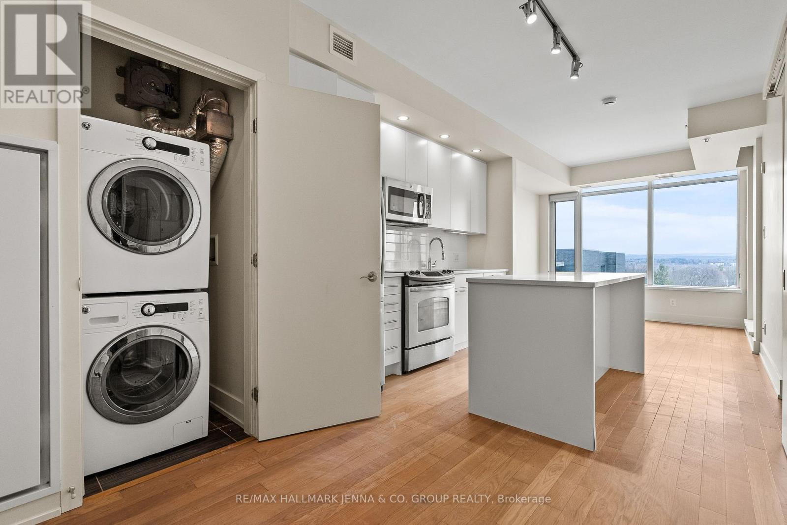 611 - 88 Richmond Road