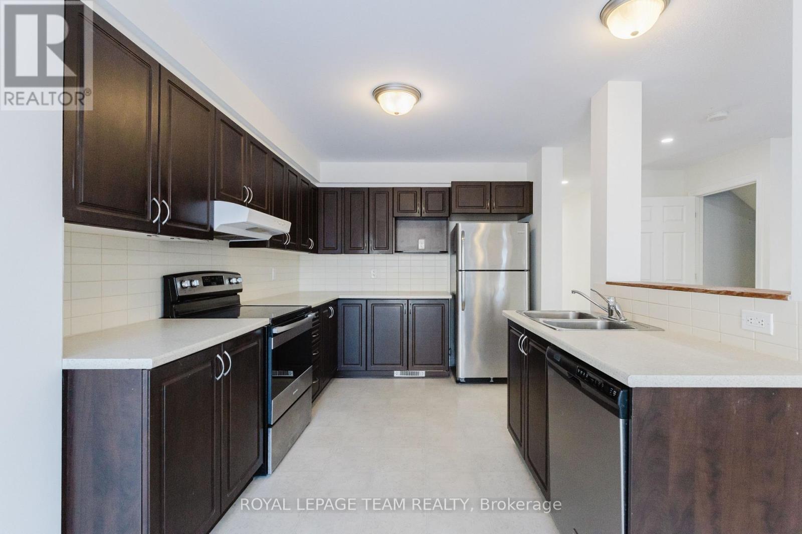 637 Clearbrook Drive