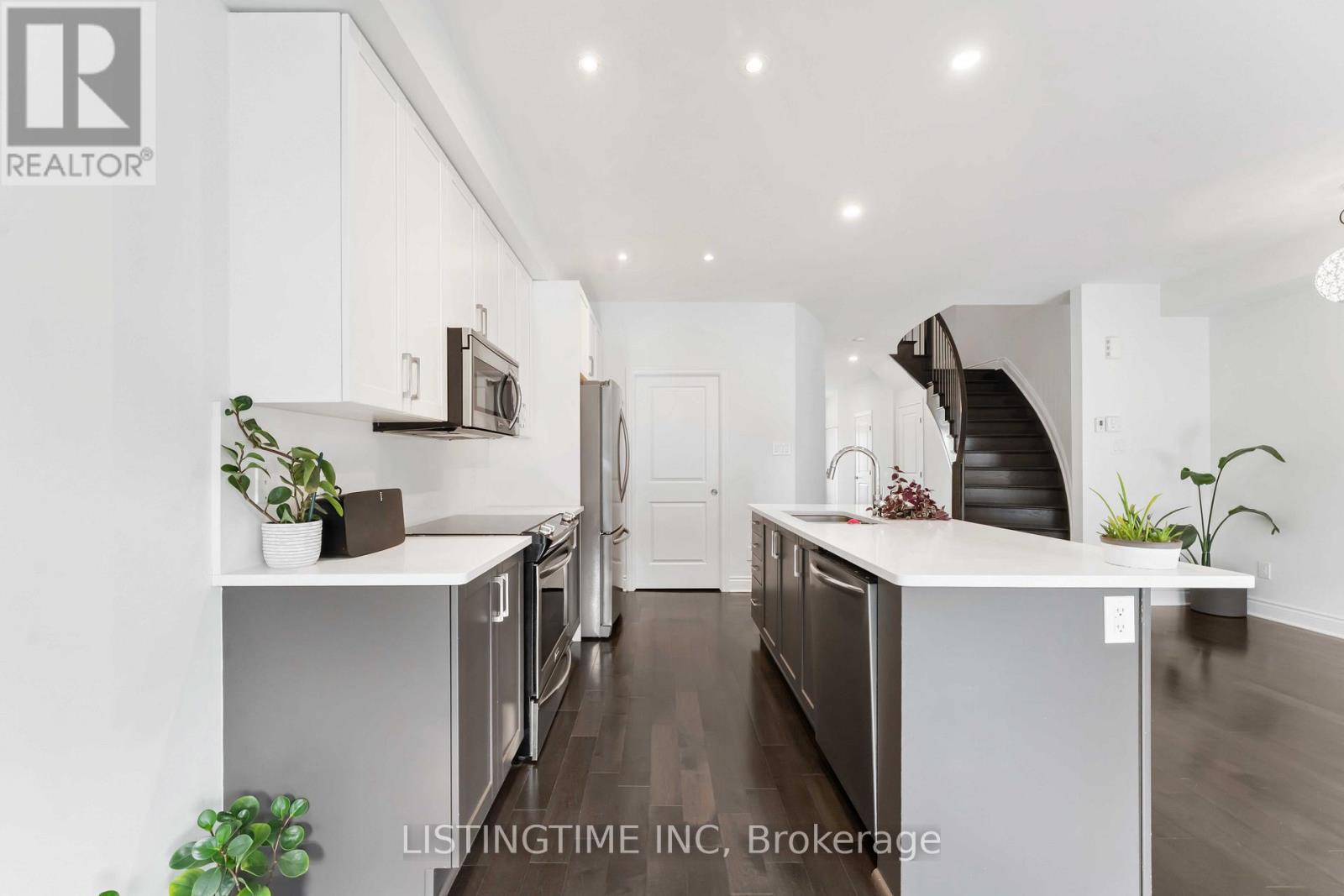 704 Brian Good Avenue