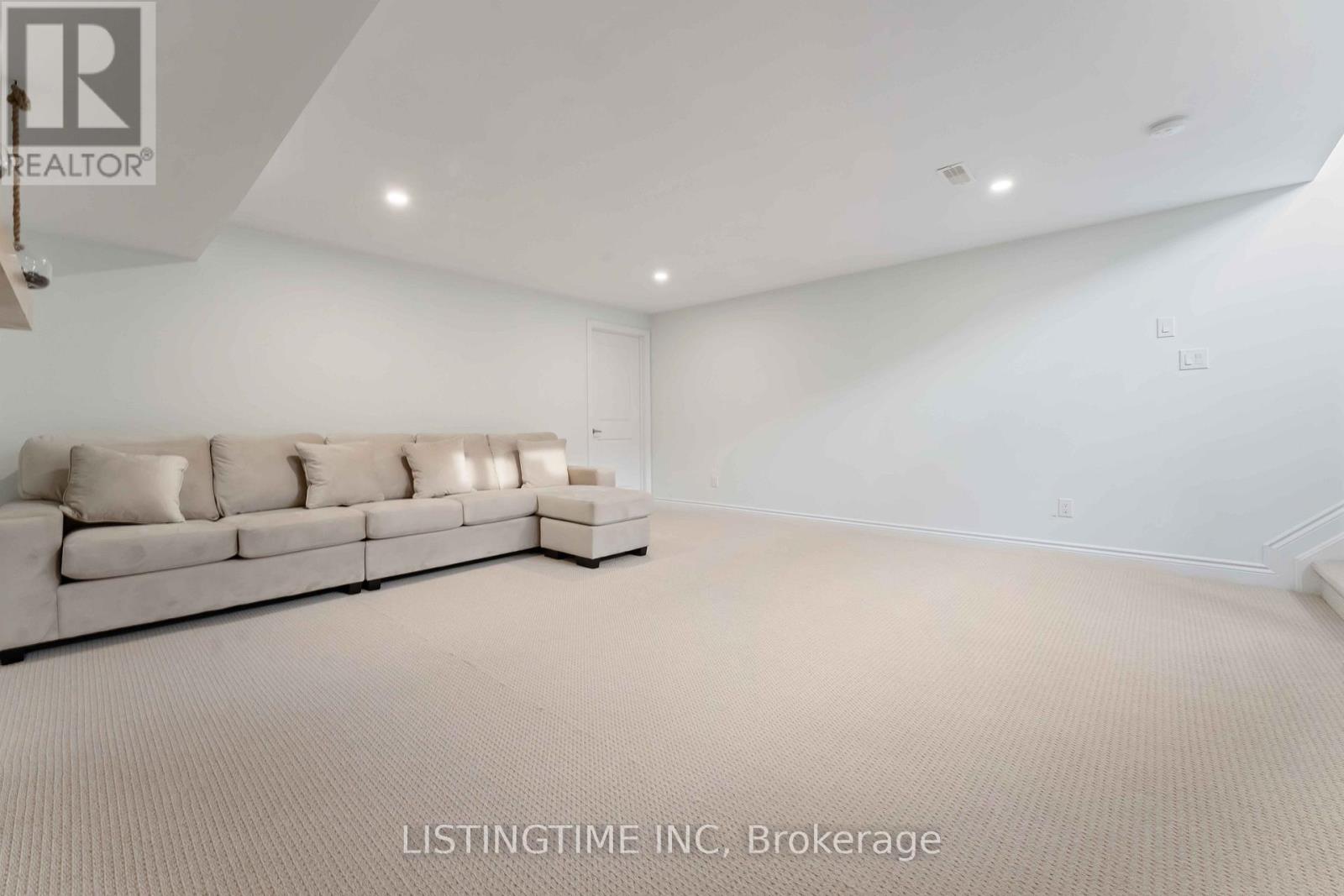 704 Brian Good Avenue