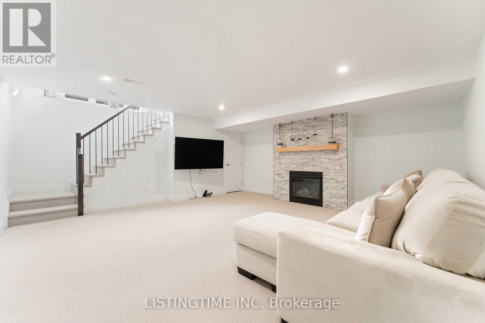 704 Brian Good Avenue