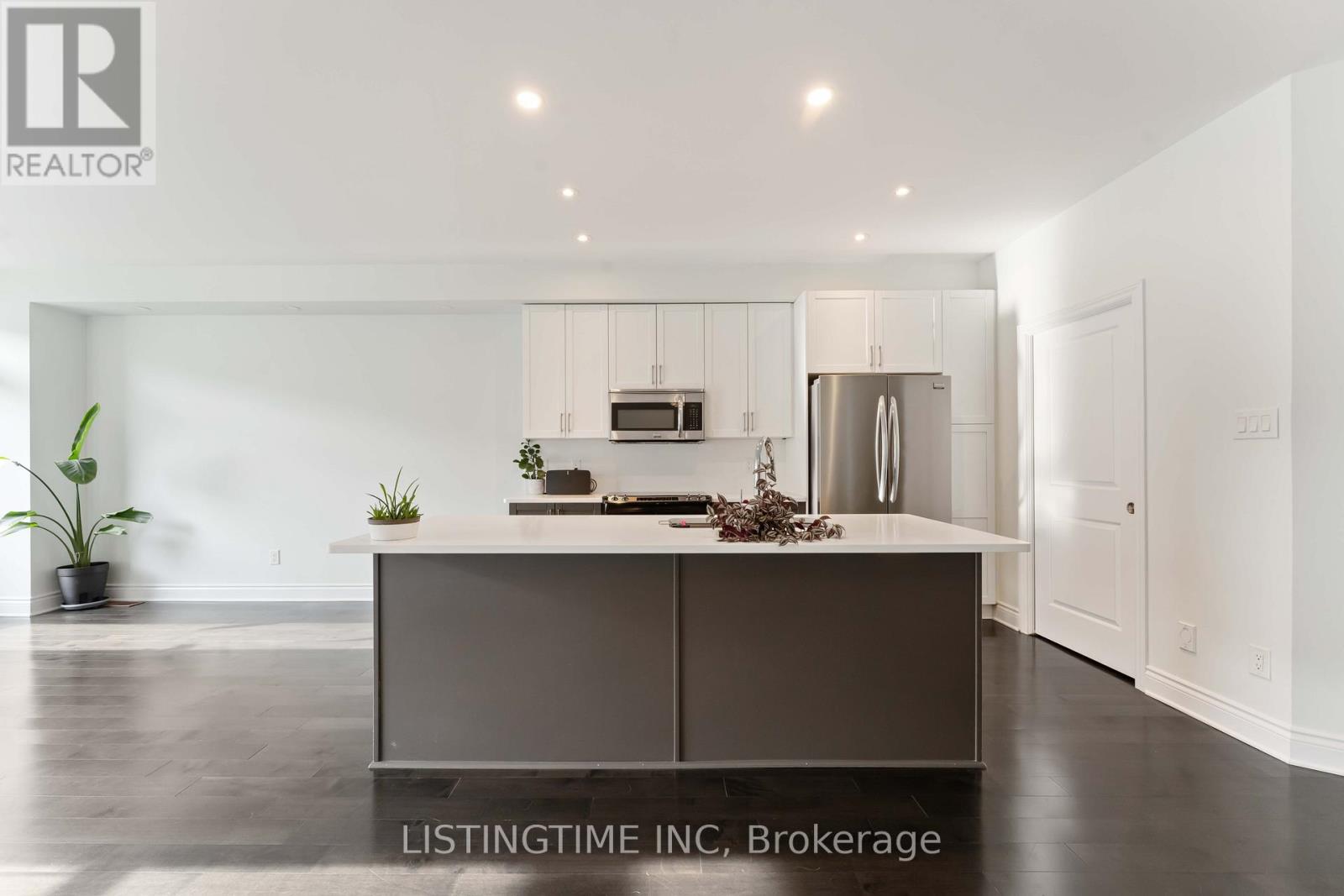 704 Brian Good Avenue