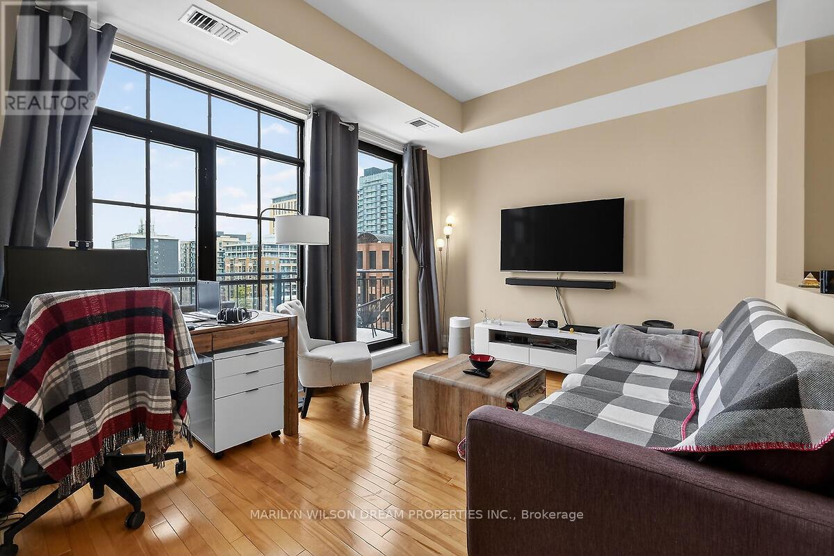 906 - 330 Loretta Avenue S