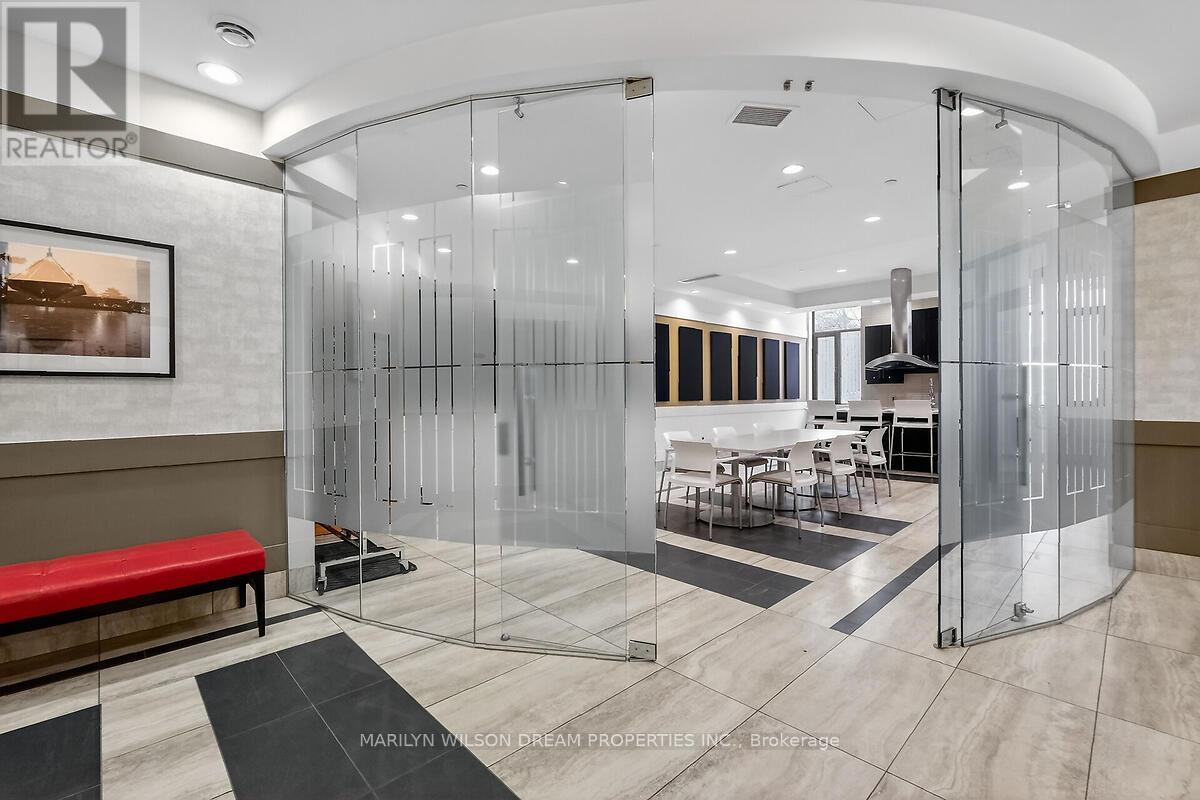 906 - 330 Loretta Avenue S