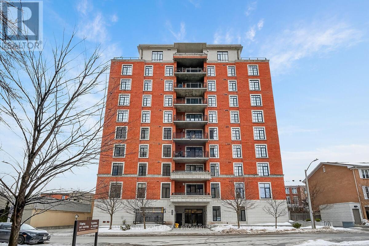 906 - 330 Loretta Avenue S